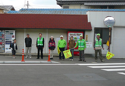 中村市長と防犯ボランティアの皆さん