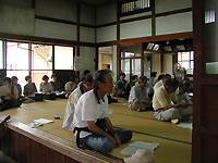 出前講座に参加の薬王寺老人クラブの皆さん