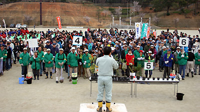 1000人の市民が参加