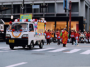 花で飾った車