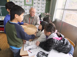 初めて見る「えじこ」に興味津々！