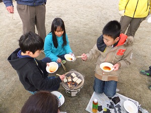 あつあつのお餅、おいしいな！