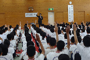 古賀中 卒業生 母校に帰る