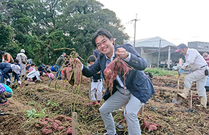 サツマイモの収穫体験