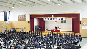 古賀中学校卒業式(写真提供：古賀中学校)