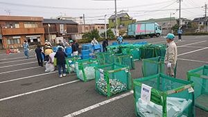 古賀市役所駐車場に特設の分別収集会場を開設