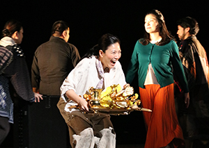 劇団俳優座の有馬理恵さん、加藤頼さんたちによる「釈迦内柩唄」