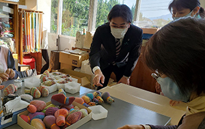 「なのみ工芸」さんは置きものづくりの真っ最中です