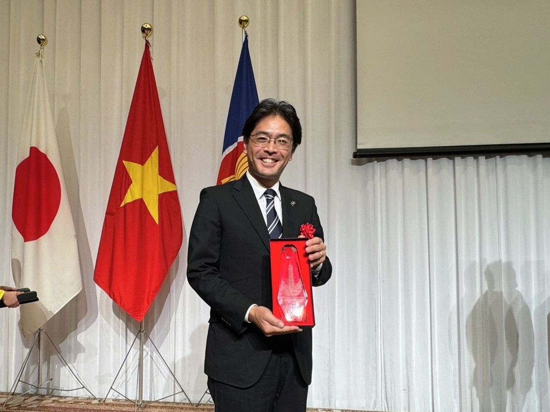 記章授与
