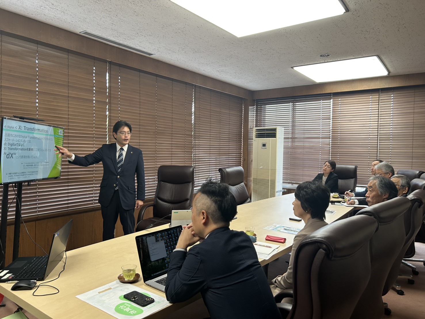 津山市議会総務文教委員会の皆さん１