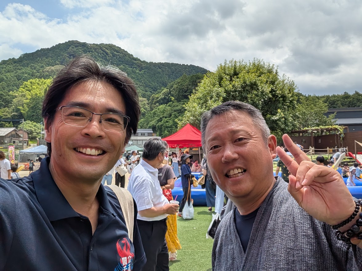 薄秀治園長と
