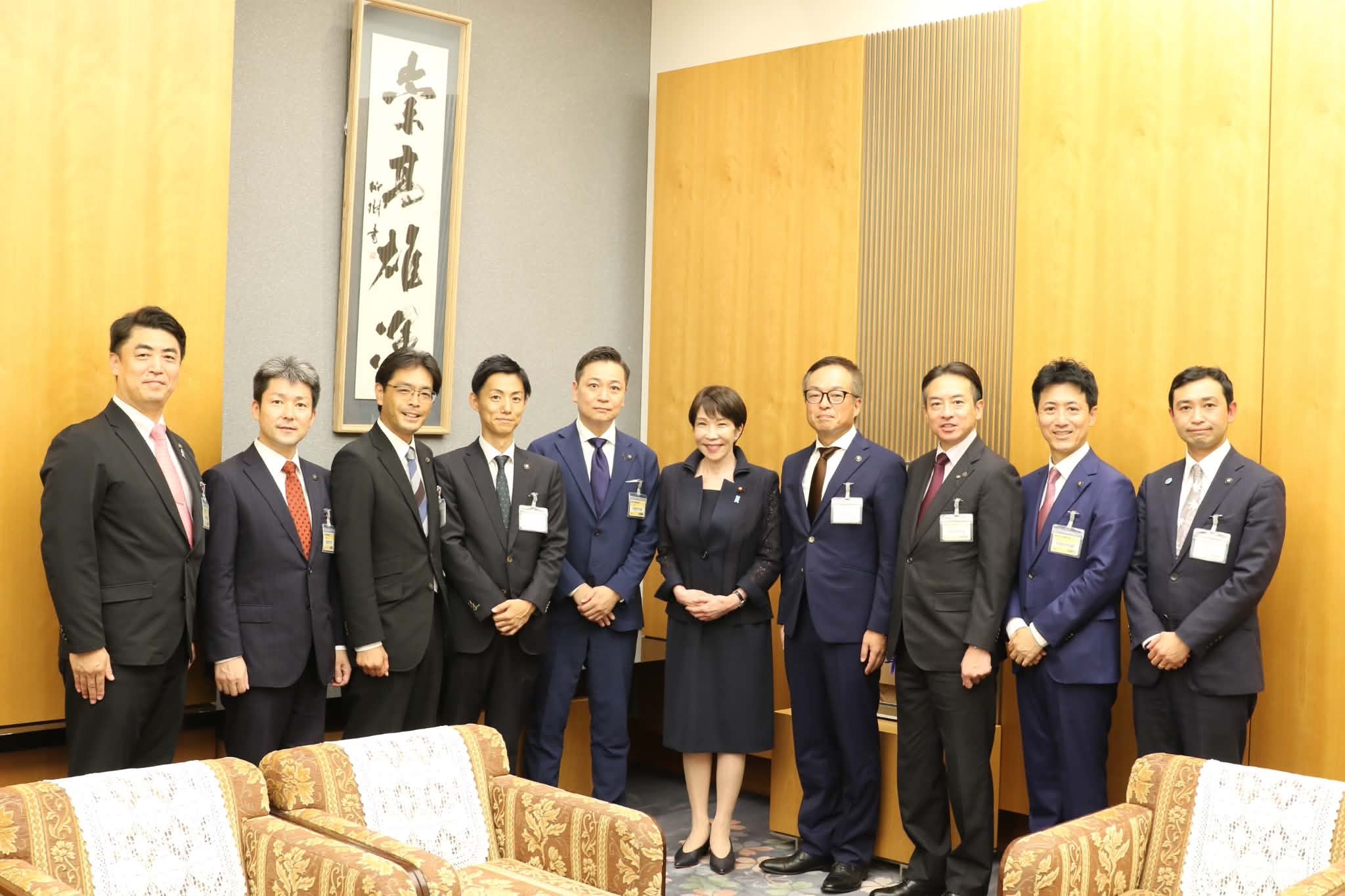 高市早苗総理大臣を表敬訪問２