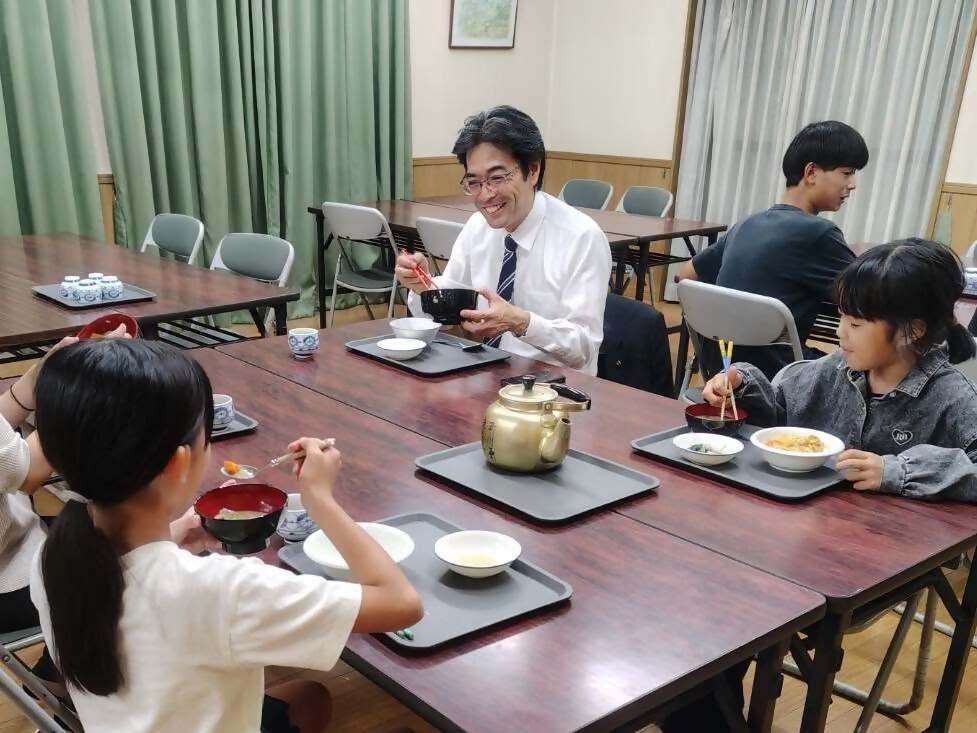 みんなの食堂で皆さんと食事