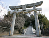 熊野神社と鷺白山（筵内）