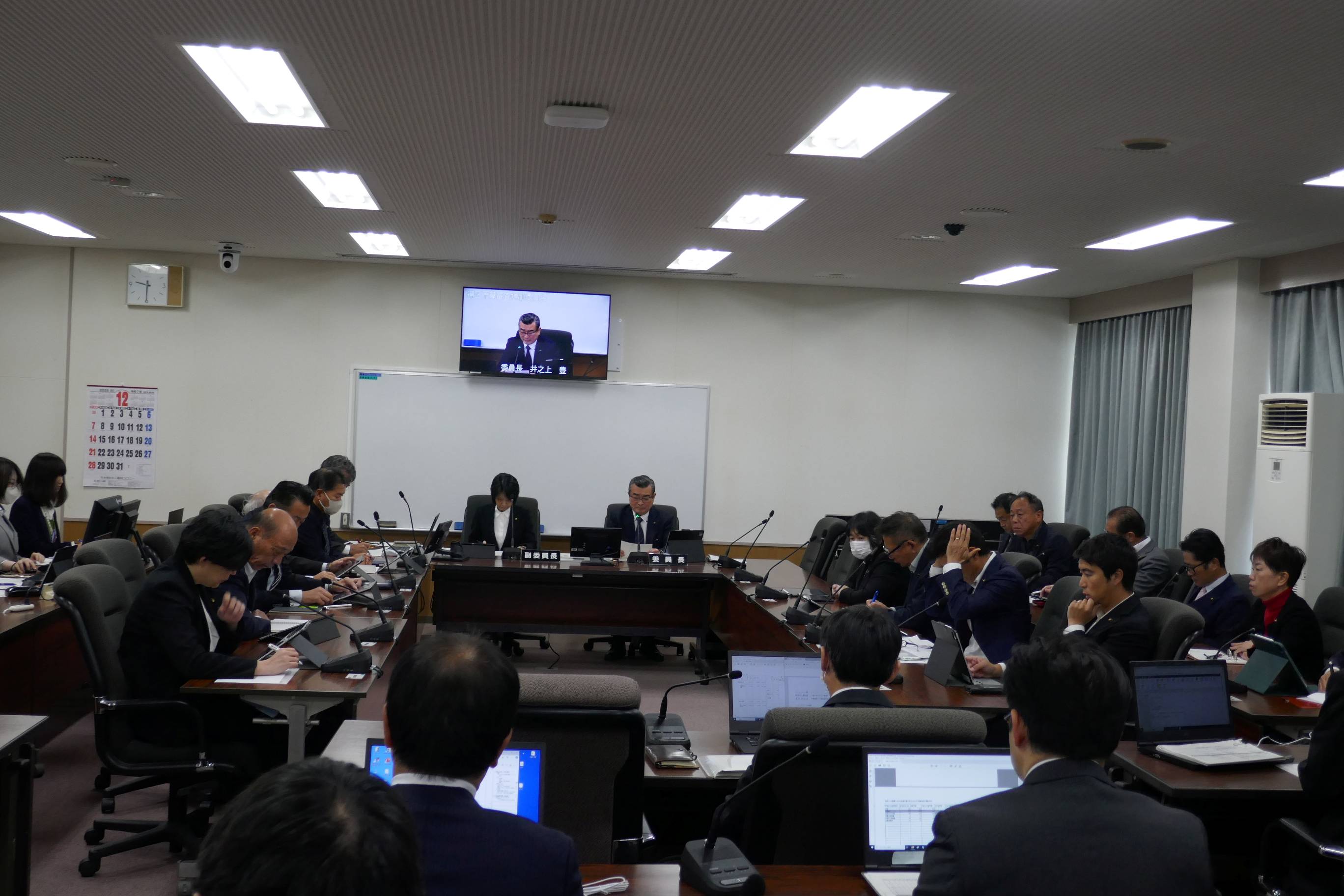 補正予算審査特別委員会を開催しました