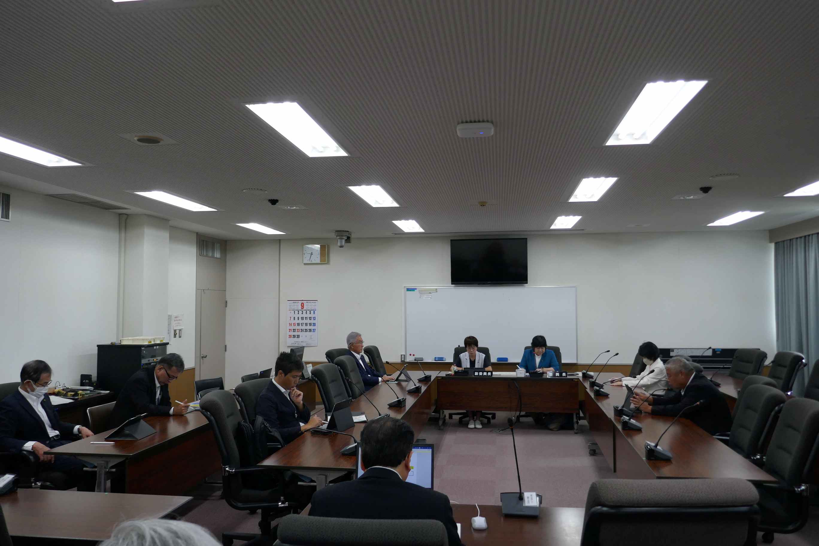 総務常任委員会を開催しました