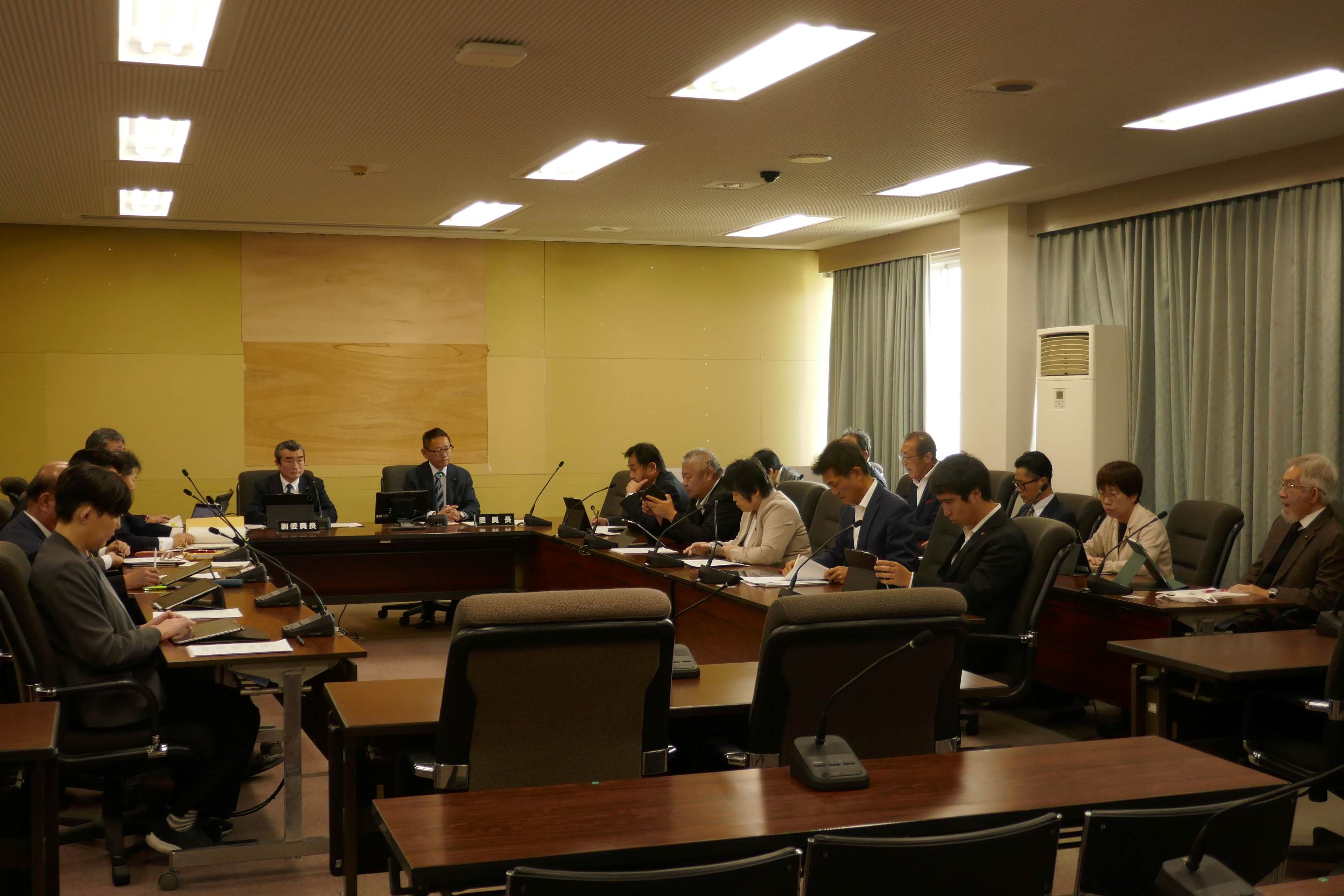 予算審査特別委員会（5日目）が行われました