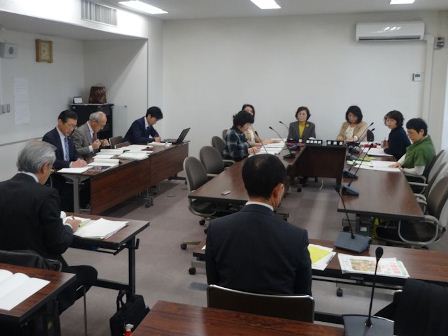 文教厚生委員会　付託議案をすべて可決　委員外議員も質疑