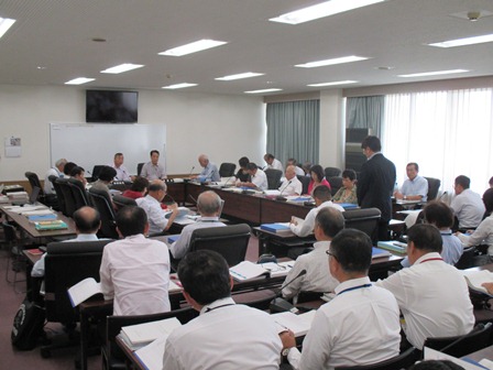 決算審査別委員会始まる