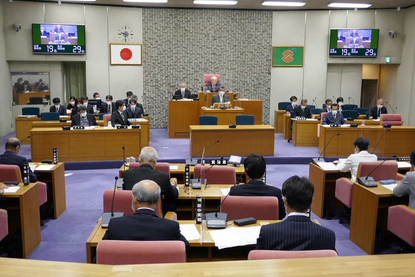 一般質問（1日目）4人が議論を展開