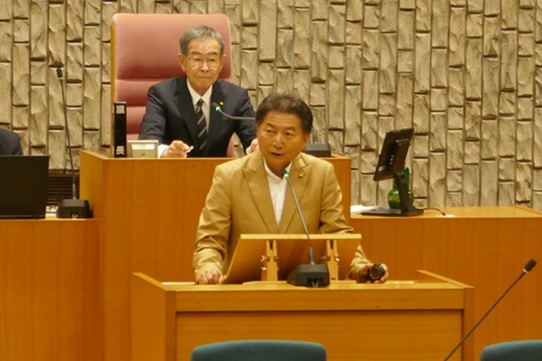 一般質問5人が議論を展開
