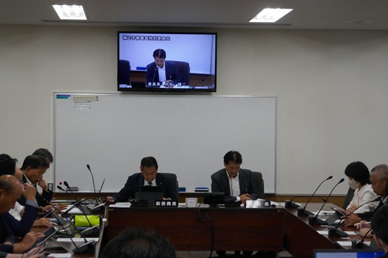 補正予算審査特別委員会を開催しました
