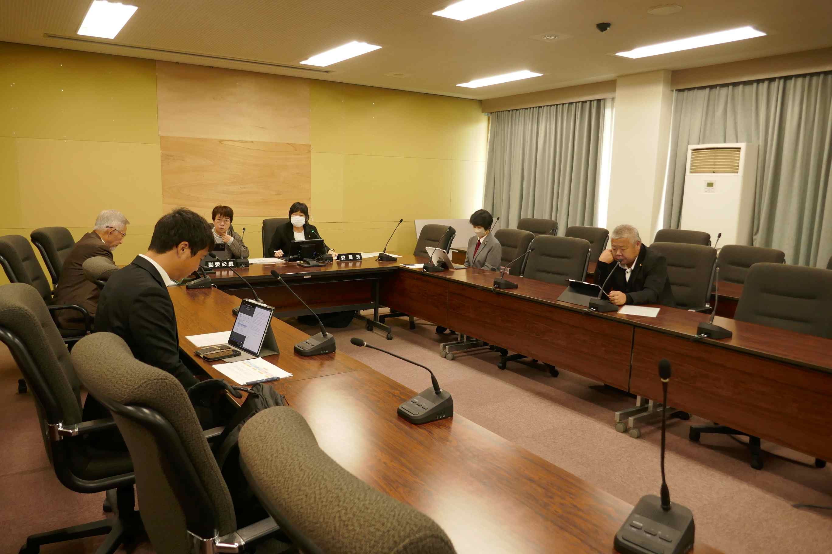 総務常任委員会を開催しました