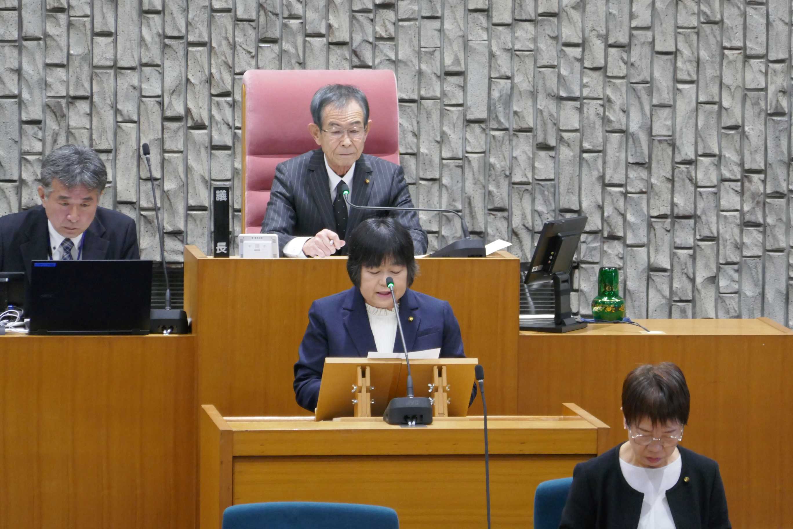 第4回定例会を閉会しました