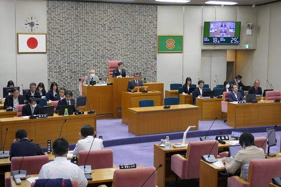 一般質問（１日目）5人が議論を展開