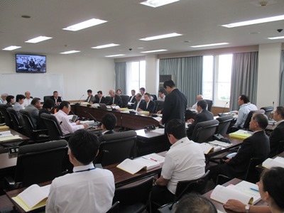 決算審査特別委員会１日目写真