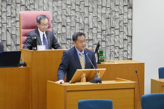 一般質問5人が議論を展開