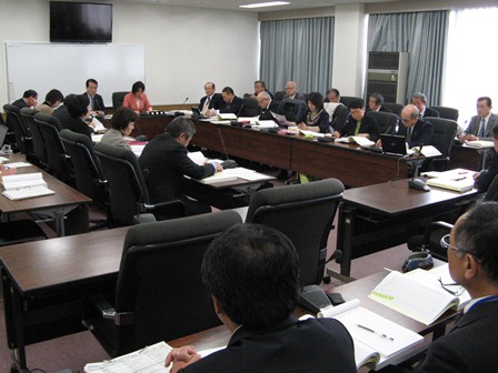 予算審査特別委　過去最大規模の一般会計当初予算案等の審議始まる