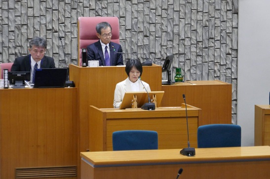 一般質問5人が議論を展開