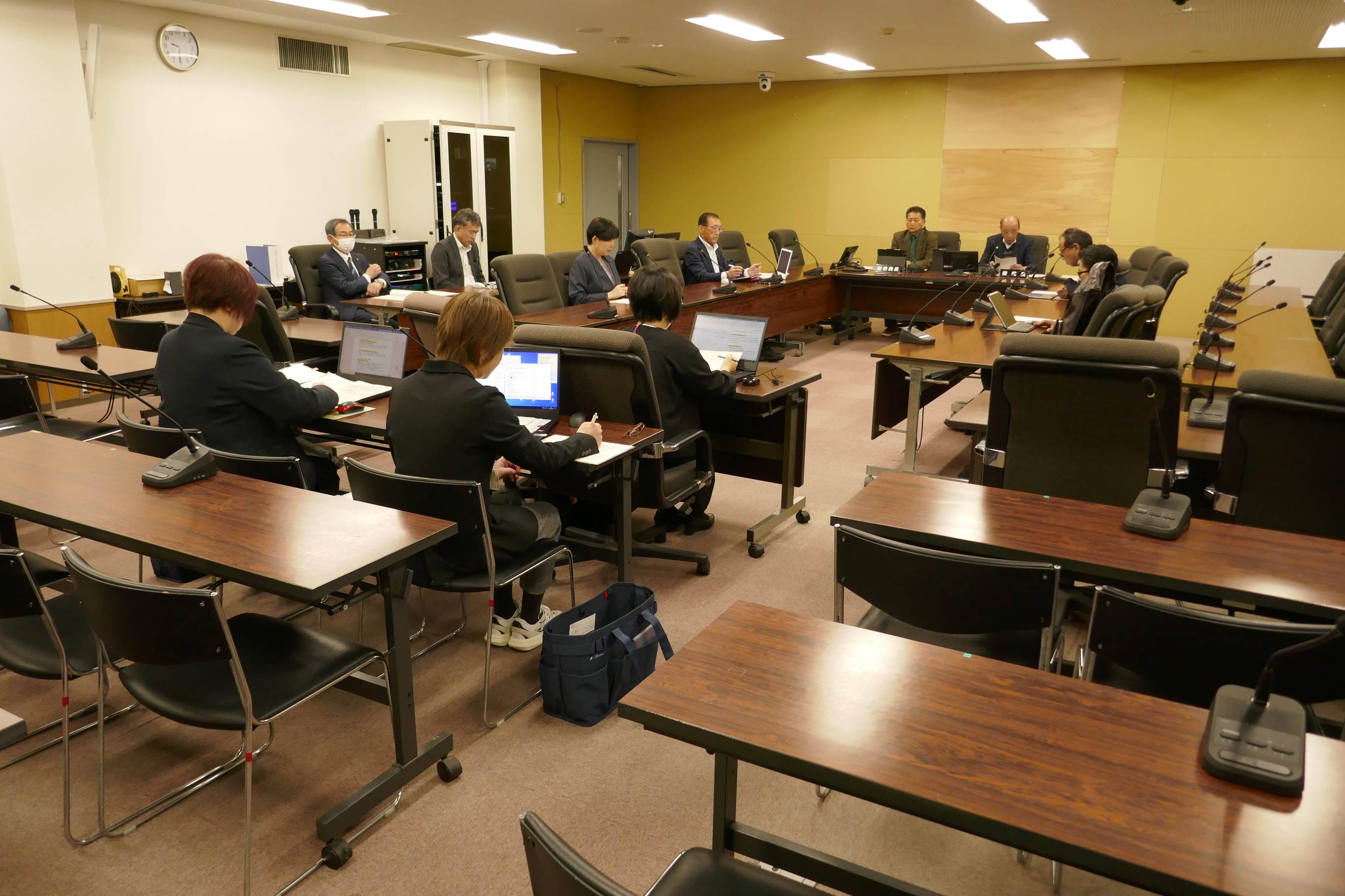 文教厚生委員会を開催しました