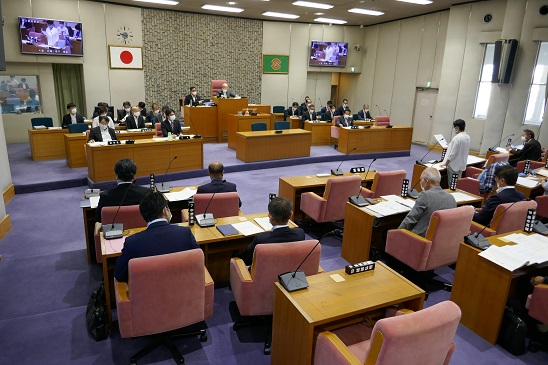 第2回定例会・本会議（第2日）が行われました