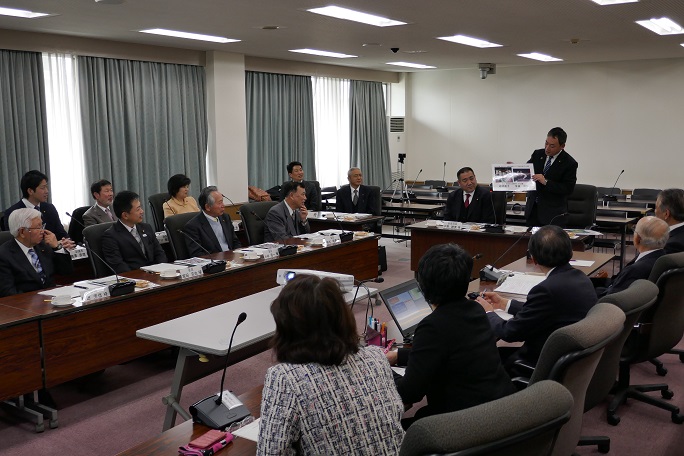 中間市議会の皆さんが視察に来られました