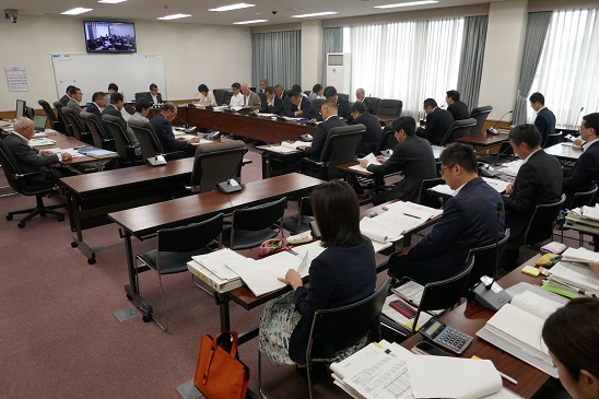 補正予算審査特別委員会を開催しました