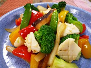 イカとカラフル野菜の中華炒め