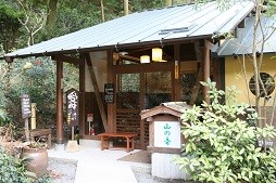 山の音建物