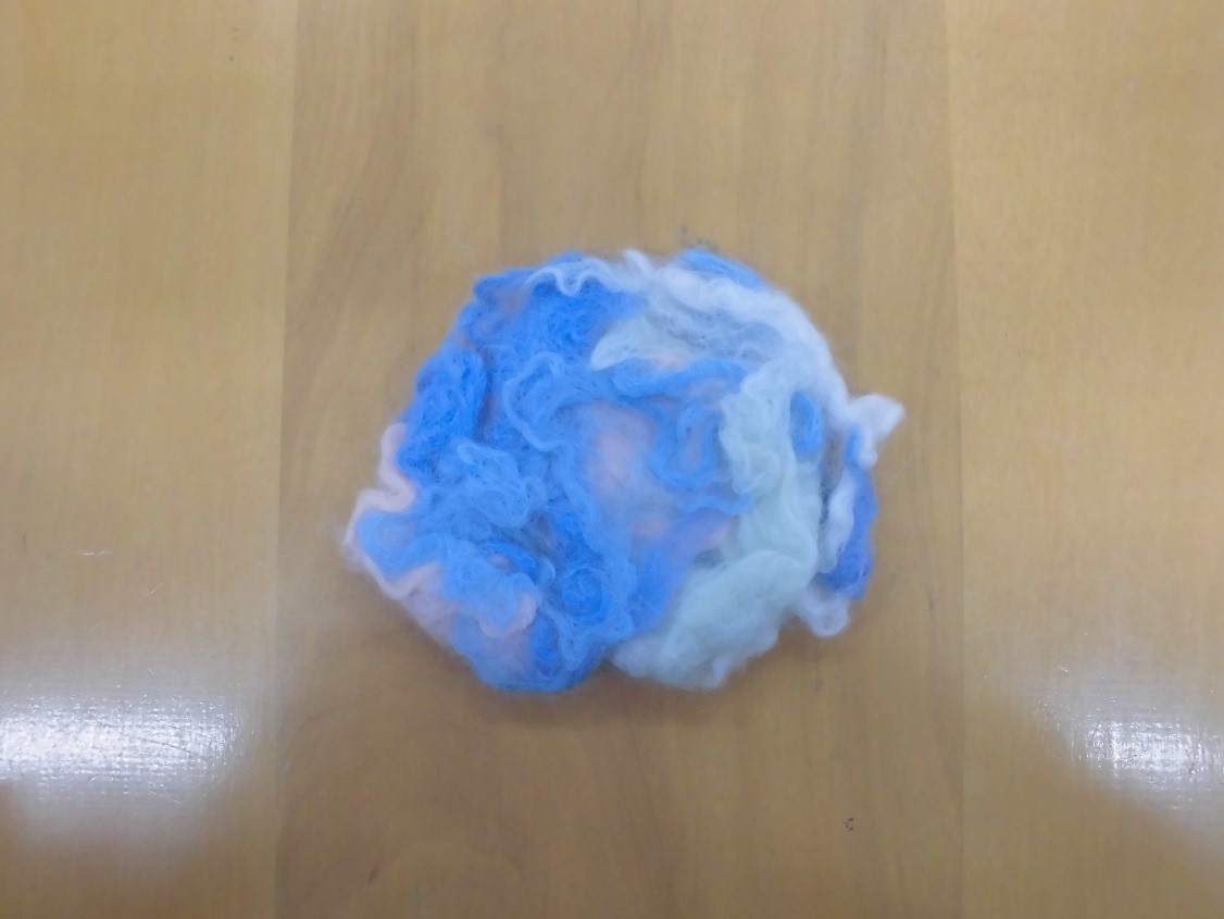 ４